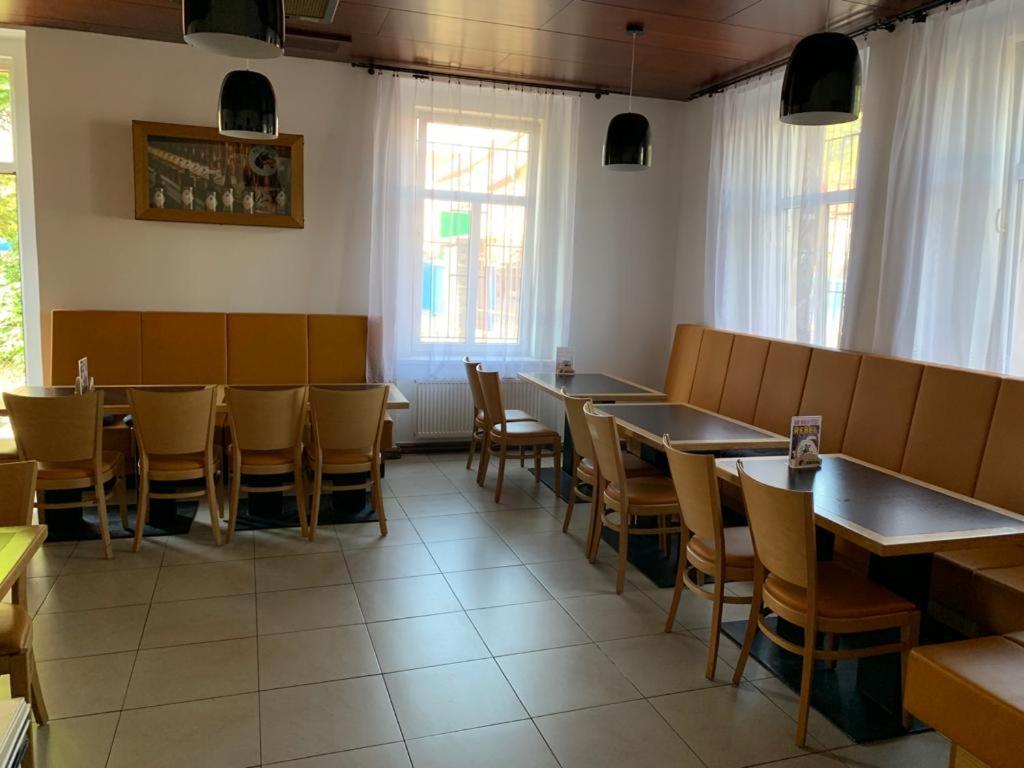 Pivovar Maly Janek - Restaurace, Penzion A Stany Jince Eksteriør billede