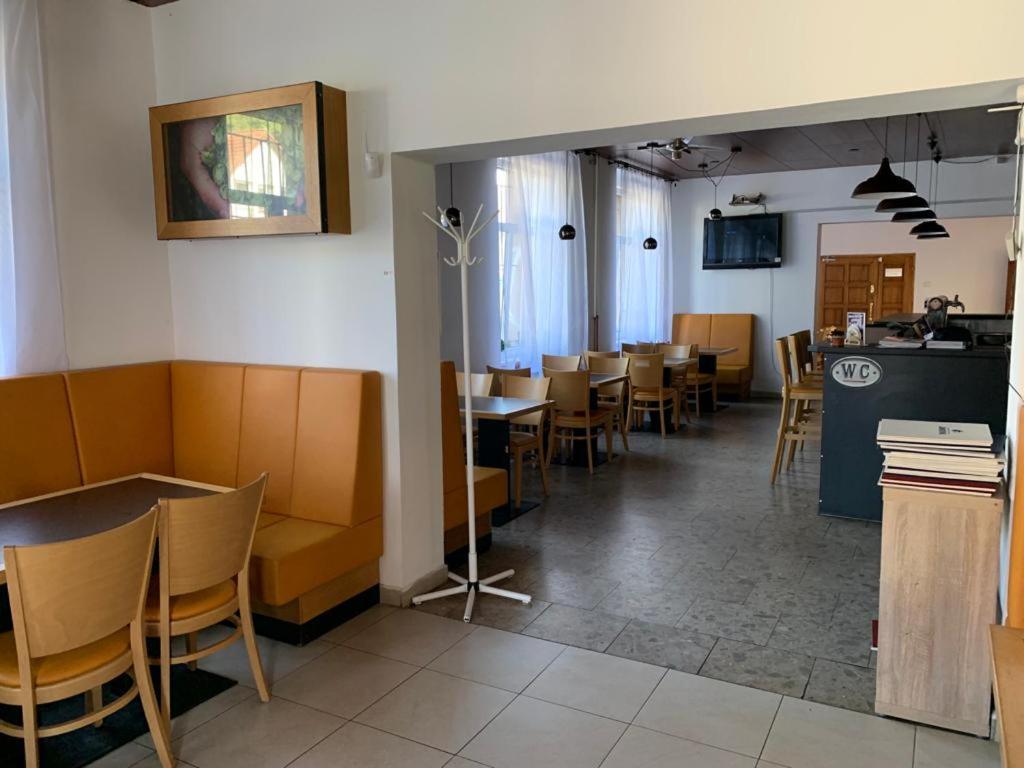 Pivovar Maly Janek - Restaurace, Penzion A Stany Jince Eksteriør billede
